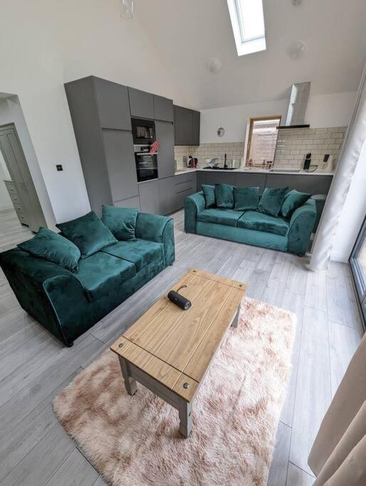 7 Guests - 4 Bedroom - Free Wi-Fi - Kettering Esterno foto