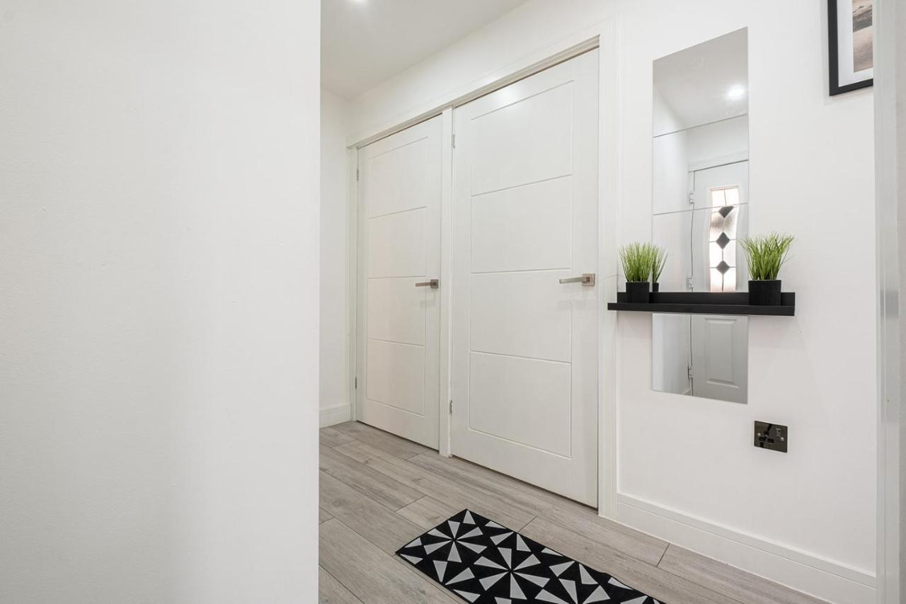 7 Guests - 4 Bedroom - Free Wi-Fi - Kettering Esterno foto