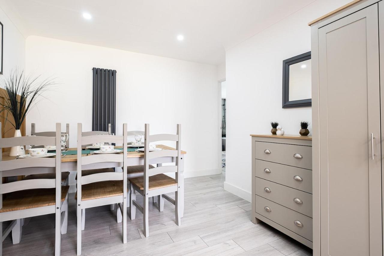 7 Guests - 4 Bedroom - Free Wi-Fi - Kettering Esterno foto