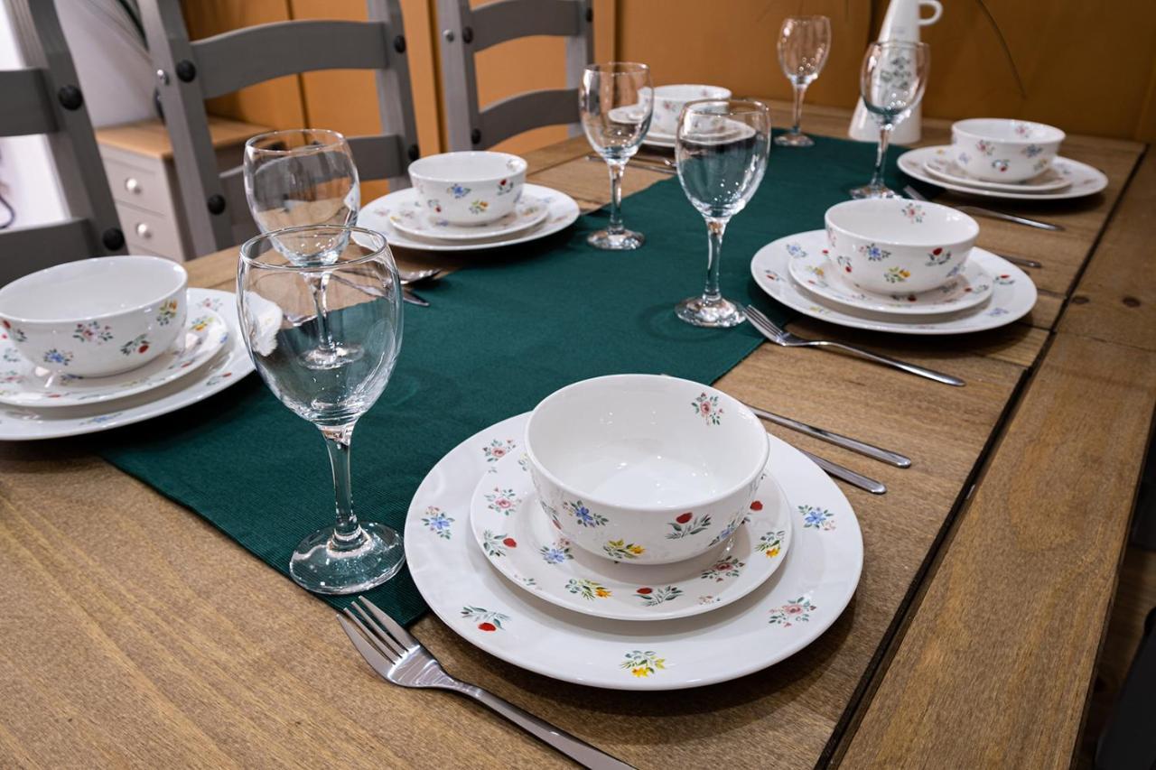 7 Guests - 4 Bedroom - Free Wi-Fi - Kettering Esterno foto