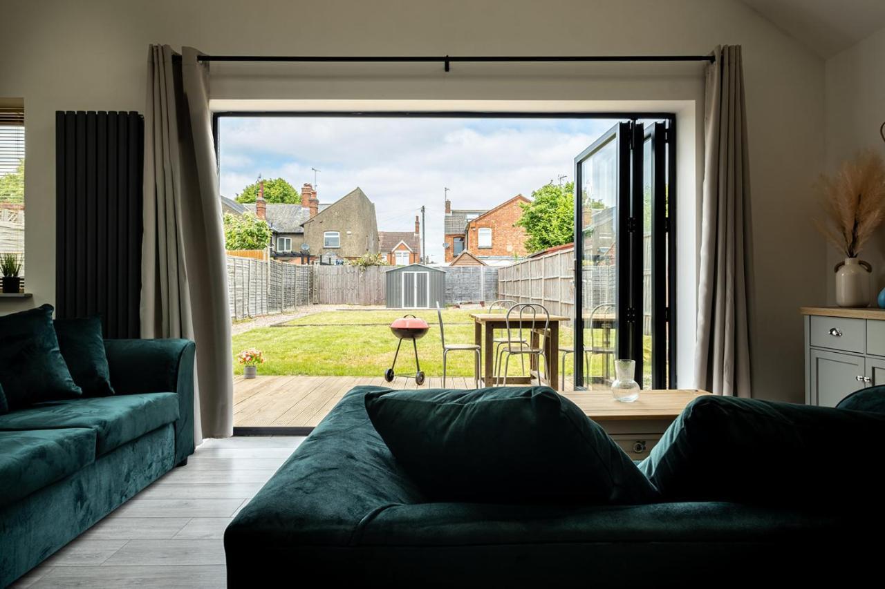 7 Guests - 4 Bedroom - Free Wi-Fi - Kettering Esterno foto